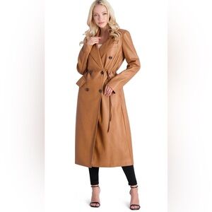 A vec Les Filles Women's Belted Faux Leather Coat